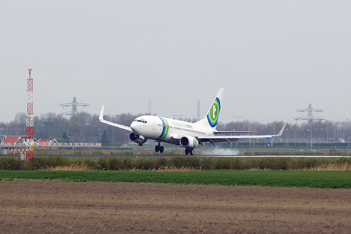 B737-7K2 Transavia Airlines PH-XRD Amsterdam Schiphol April_20_2006