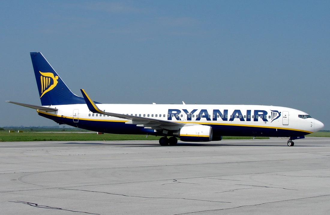 B737-8AS Ryanair EI-DPV Croatia Osijek_Klisa June_01_2011