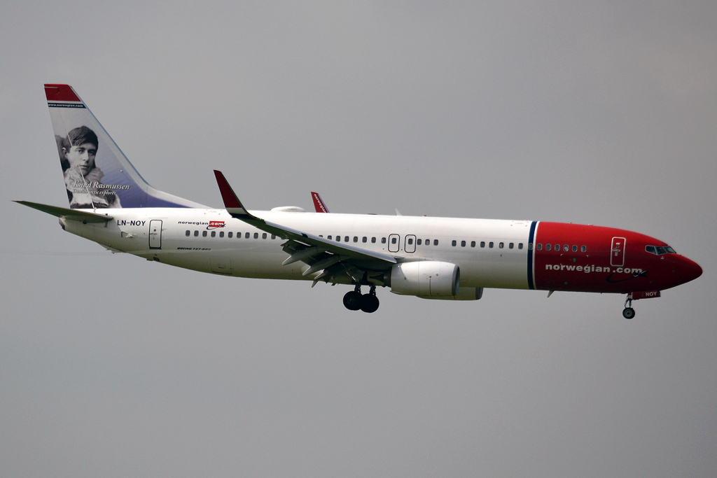 B737-8JP Norwegian Air Shuttle LN-NOY Prague_Ruzyne (PRG/LKPR) June_07_2013