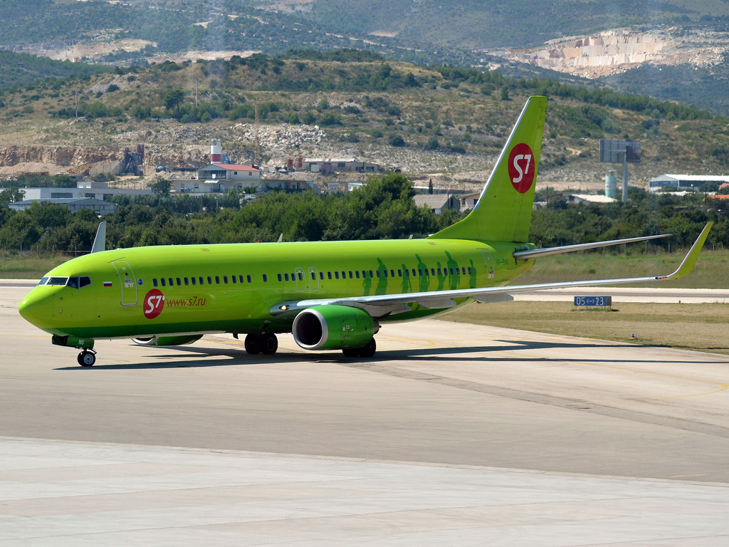 B737-83N S7 Siberia Airlines VP-BNG Split_Resnik (SPU/LDSP) August_14_2011