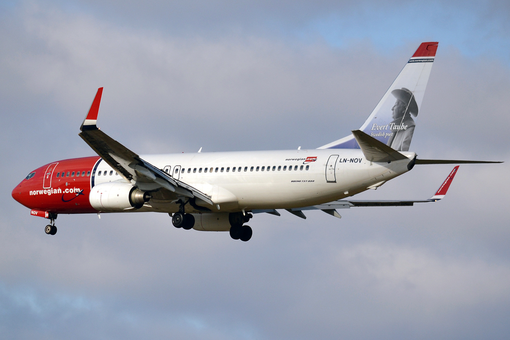 B737-8FZ Norwegian Air Shuttle LN-NOV Prague_Ruzyne (PRG/LKPR) February_03_2013