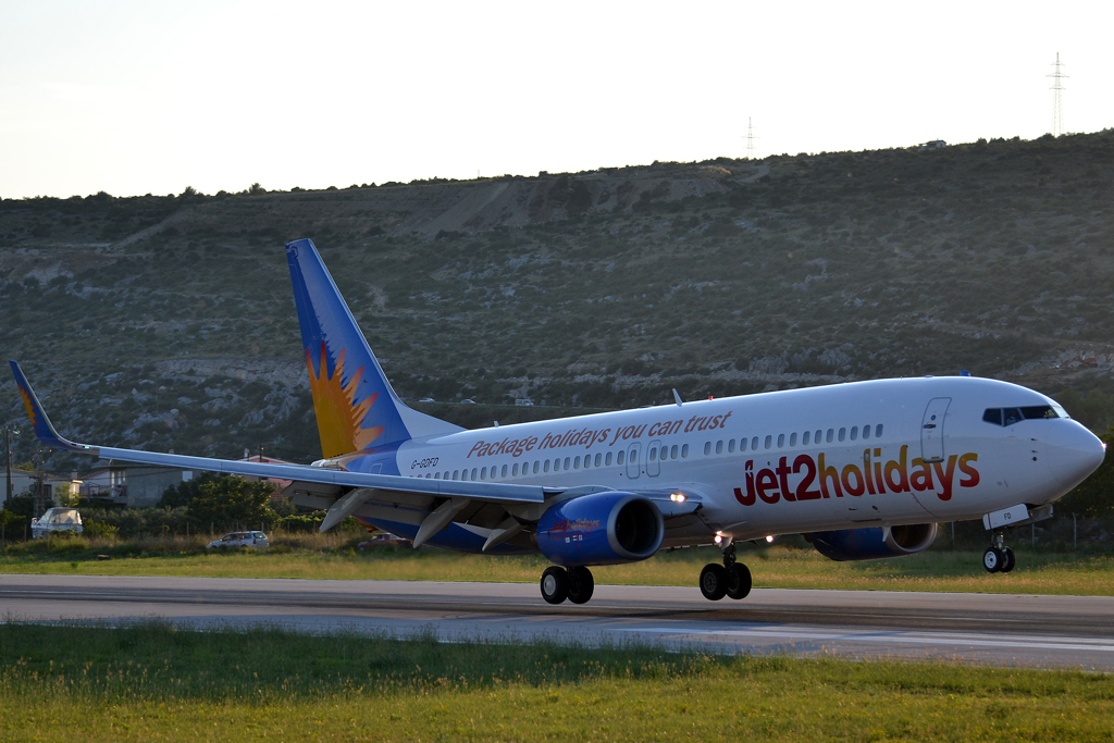 B737-8K5 Jet2 G-GDFD Split_Resnik (SPU/LDSP) August_6_2011