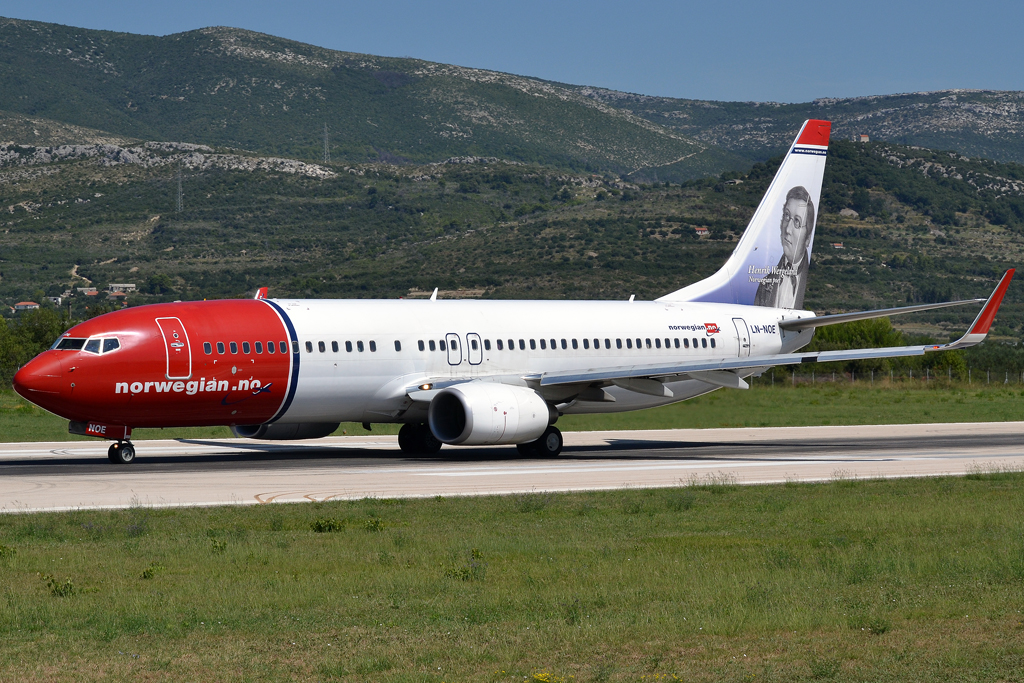 B737-8Q8 Norwegian Air Shuttle LN-NOE Split_Resnik (SPU/LDSP) August_6_2011