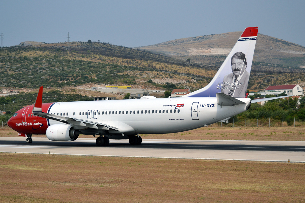 B737-8JP Norwegian Air Shuttle LN-DYZ Split_Resnik (SPU/LDSP) August_10_2013