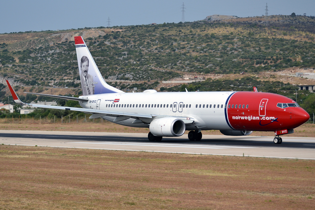 B737-8JP Norwegian Air Shuttle LN-DYZ Split_Resnik (SPU/LDSP) August_10_2013