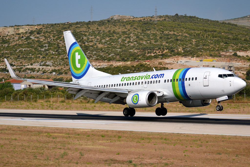 B737-7K2 Transavia Airlines PH-XRX Split_Resnik (SPU/LDSP) August_04_2012