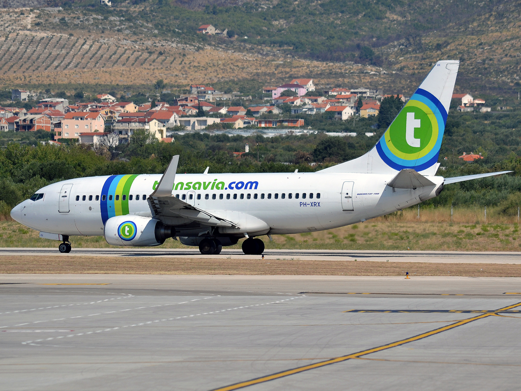 B737-7K2 Transavia Airlines PH-XRX Split_Resnik (SPU/LDSP) August_04_2012