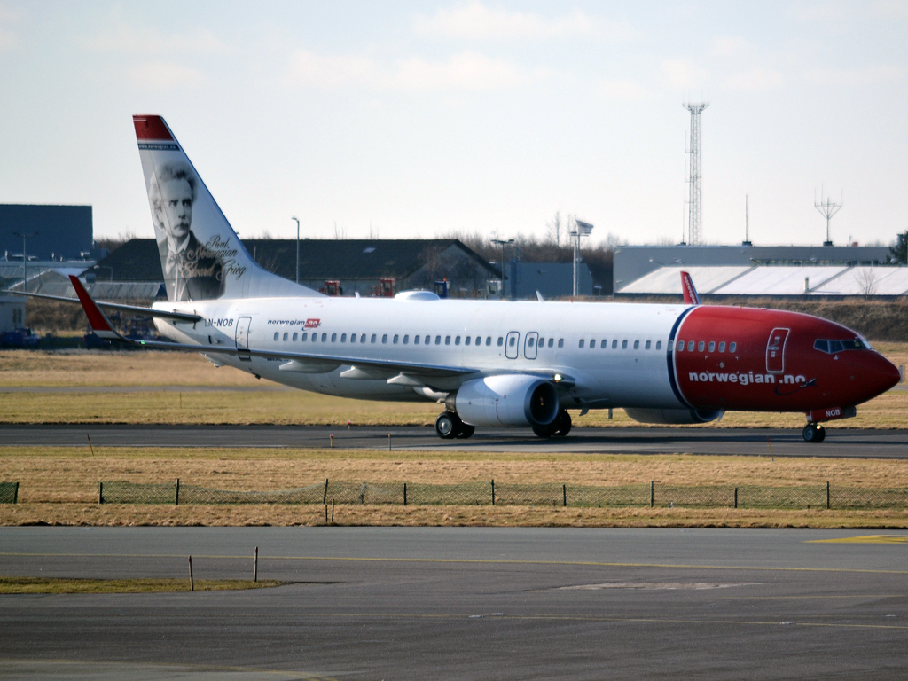 B737-8DY Norwegian Air Shuttle LN-NOB Copenhagen_Kastrup (CPH/EKCH) March_05_2012