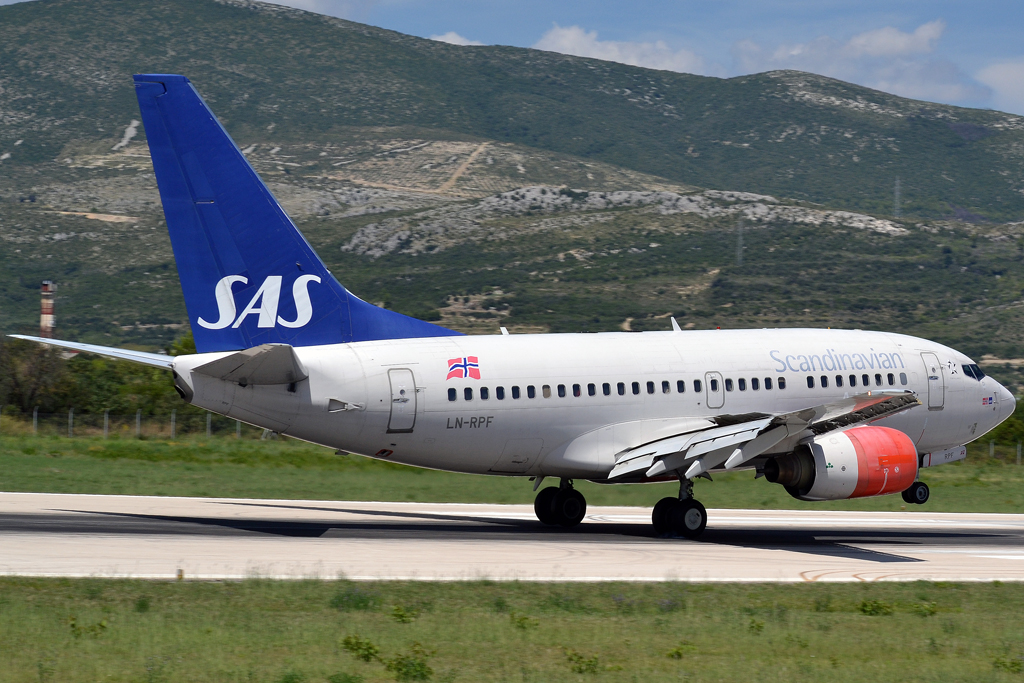 B737-683 SAS Norge LN-RPF Split_Resnik (SPU/LDSP) August_6_2011