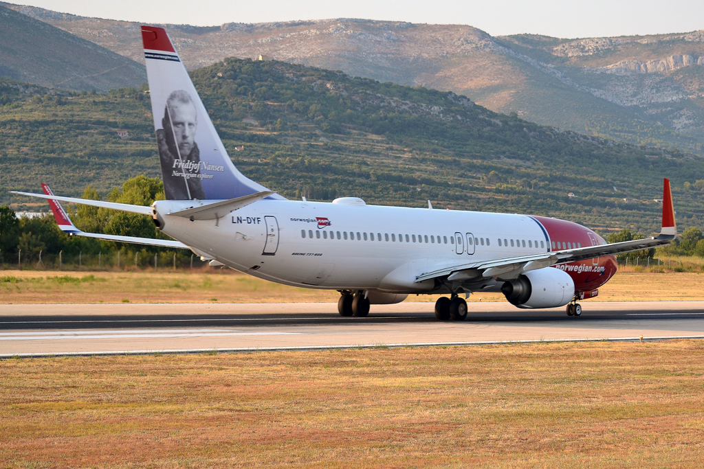 B737-8JP Norwegian Air Shuttle LN-DYF Split_Resnik (SPU/LDSP) August_10_2013