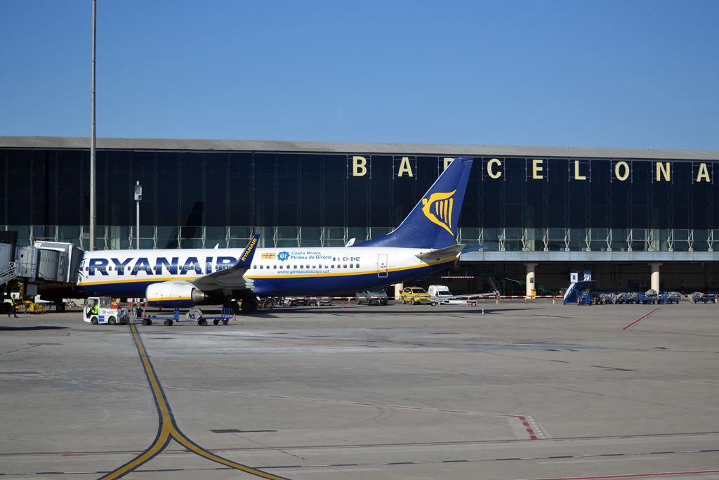 B737-8AS Ryanair EI-DHZ Barcelona (BCN/LEBL) February_07_2012