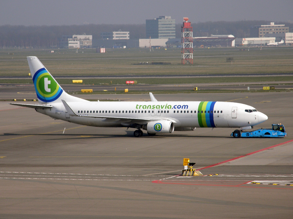 B737-8K2 Transavia Airlines PH-HZY Amsterdam_Schiphol March_16_2011