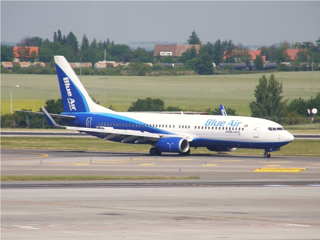 B737-8AS Blue Air YR-BIB Prague_Ruzyne July_03_2010