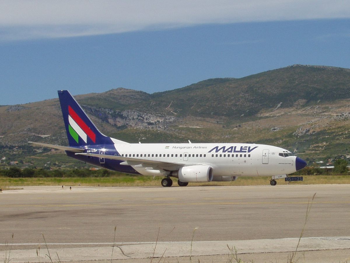 B737-7Q8 Malev Hungarian Airlines HA-LOP Split_Resnik (SPU/LDSP) August_9_2008