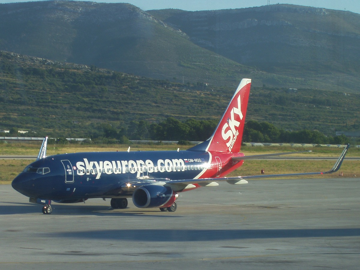 B737-76N SkyEurope Airlines OM-NGG Split_Resnik August_12_2008