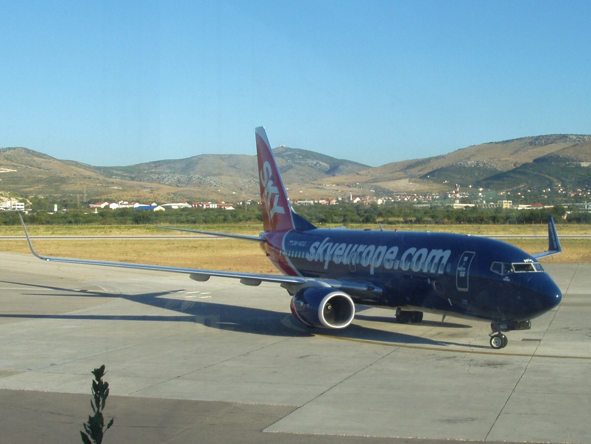 B737-76N SkyEurope Airlines OM-NGG Split_Resnik August_12_2008