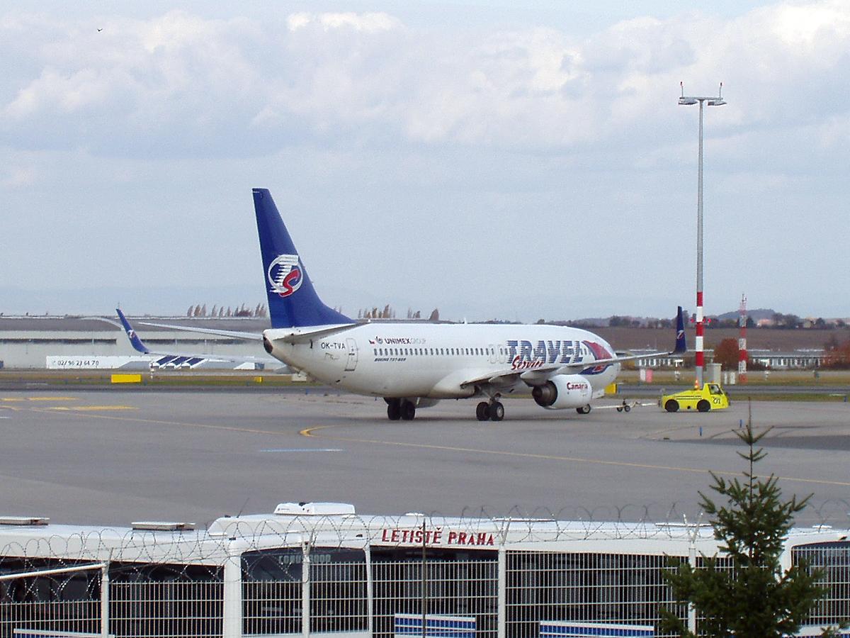 B737-86N Travel Service Airlines OK-TVA Prague_Ruzyne October_26_2005