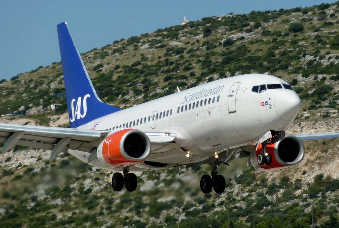 B737-683 SAS Norge LN-RPF Split_Resnik (SPU/LDSP) August_6_2011