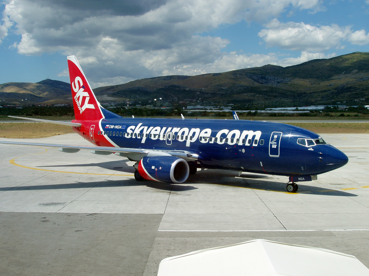 B737-76N SkyEurope Airlines OM-NGA Split_Resnik August_8_2006