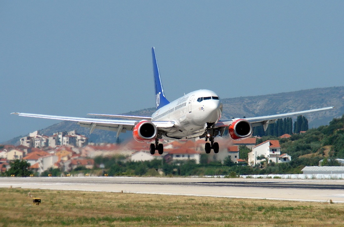 B737-883 SAS Scandinavian Airlines LN-RRS Split_Resnik (SPU/LDSP) August_04_2012