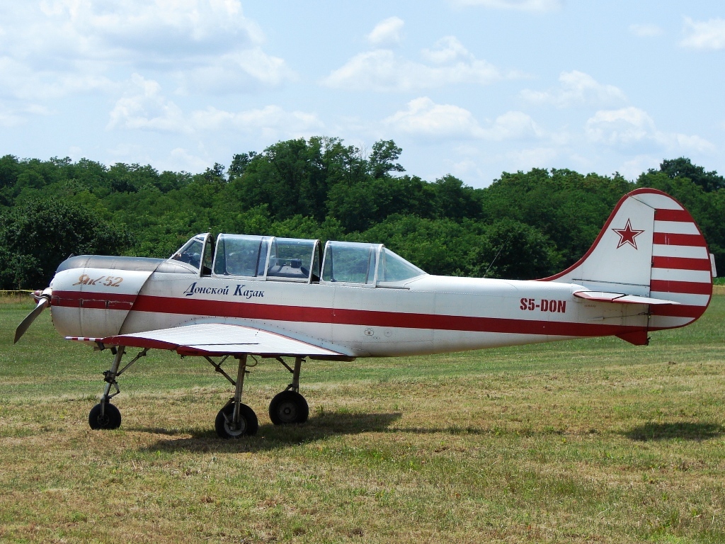 Yakovlev Yak-52 Private S5-DON Murska_Sobota (LJMS) 2007