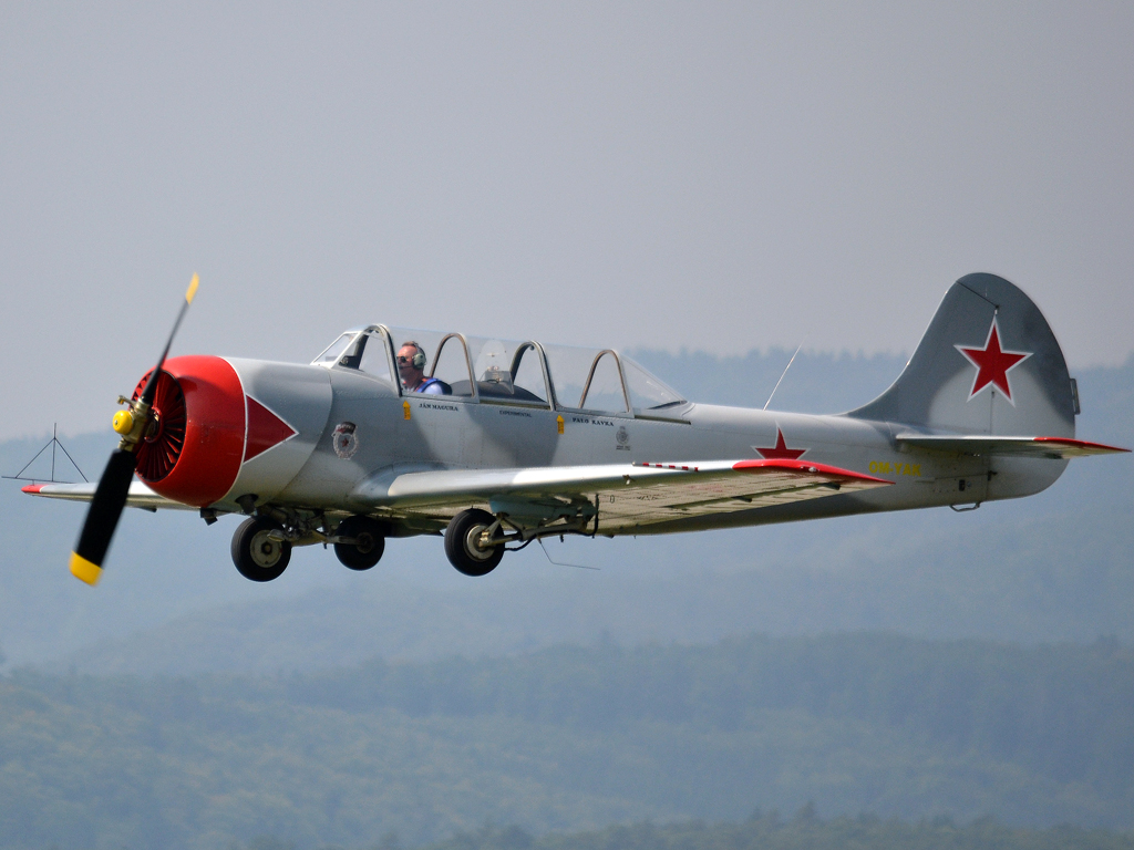 Yakovlev Yak-52 (Aerostar) Slovensky Narodny Aeroklub OM-YAK Sliac (SLD/LZSL) August_27_2011