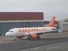 A319-111 EasyJet Airline G-EZAW London_Luton February_27_2009