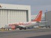 B737-73V EasyJet Airline G-EZJS London_Luton February_27_2009